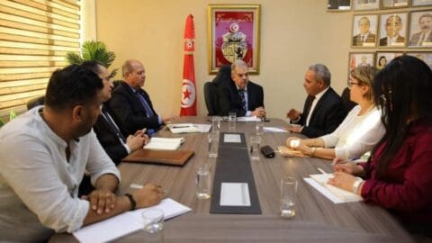 Leur permettre de bénéficier de services et de privilèges différenciés… vers la création d’une application électronique au profit des jeunes