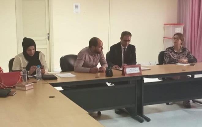 Le Président du Conseil National des Régions et des Régions supervise la séance d'ouverture de la Commission du Règlement Intérieur, des Immunités et des Questions Juridiques