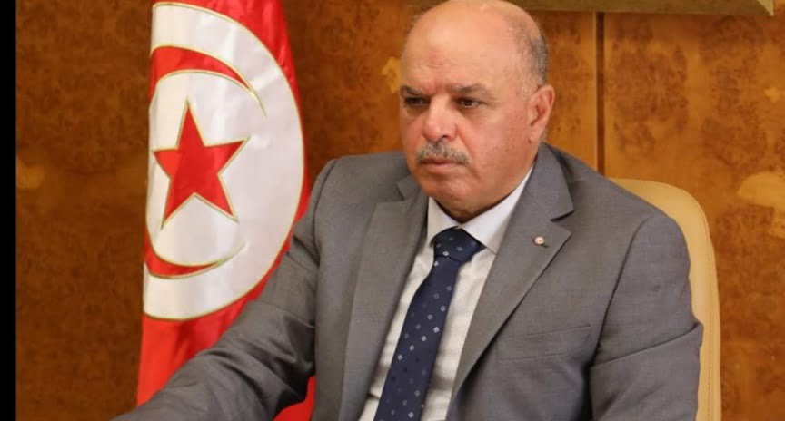 Le ministre des Transports appelle à trouver des solutions pour éviter les perturbations résultant du retard dans le traitement du dossier de contrat pour les crises d'exploitation des ports maritimes commerciaux