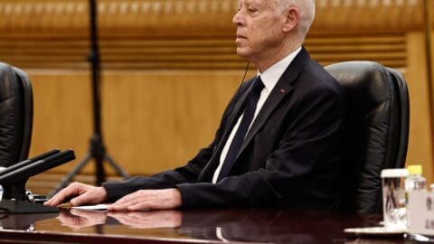 Le Monde : Kais Saied entraîne la Tunisie vers une pente antilibérale sans fin
