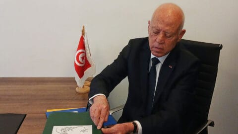 Tweeters : Quand Kais Saied se battait contre lui-même et gagnait les élections