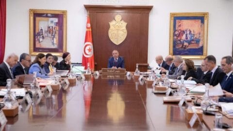 Soutient l’inclusion financière et économique. Le projet de loi de finances 2025 approuve des mesures incitatives pour les entreprises émergentes