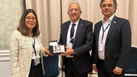 La position de la Tunisie dans le domaine de la production de vaccins et de produits médicaux est au centre d’une rencontre entre le ministre de la Santé et le directeur régional de l’Organisation mondiale de la santé