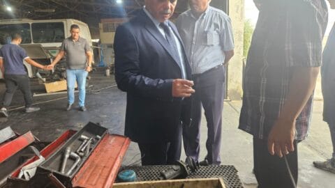 Le Ministre des Transports effectue une visite inopinée au dépôt de bus « Transport Interurbain » et à l’Agence des Transports Terrestres à Ben Arous