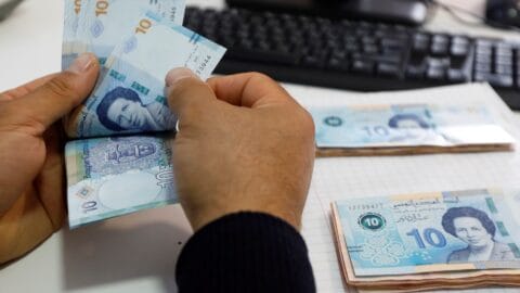 Le budget tunisien 2025… augmente les impôts et la dette locale dans un contexte de crise financière