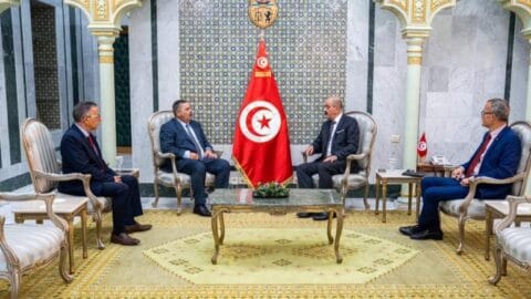 Pour offrir de meilleurs services aux Tunisiens à l’étranger. Le ministre des Affaires étrangères rencontre les ministres de l’Éducation et des Technologies de la communication