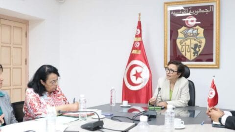 Le ministre de la Famille tient une séance de travail sur les programmes de coopération avec l’Union tunisienne pour la solidarité sociale