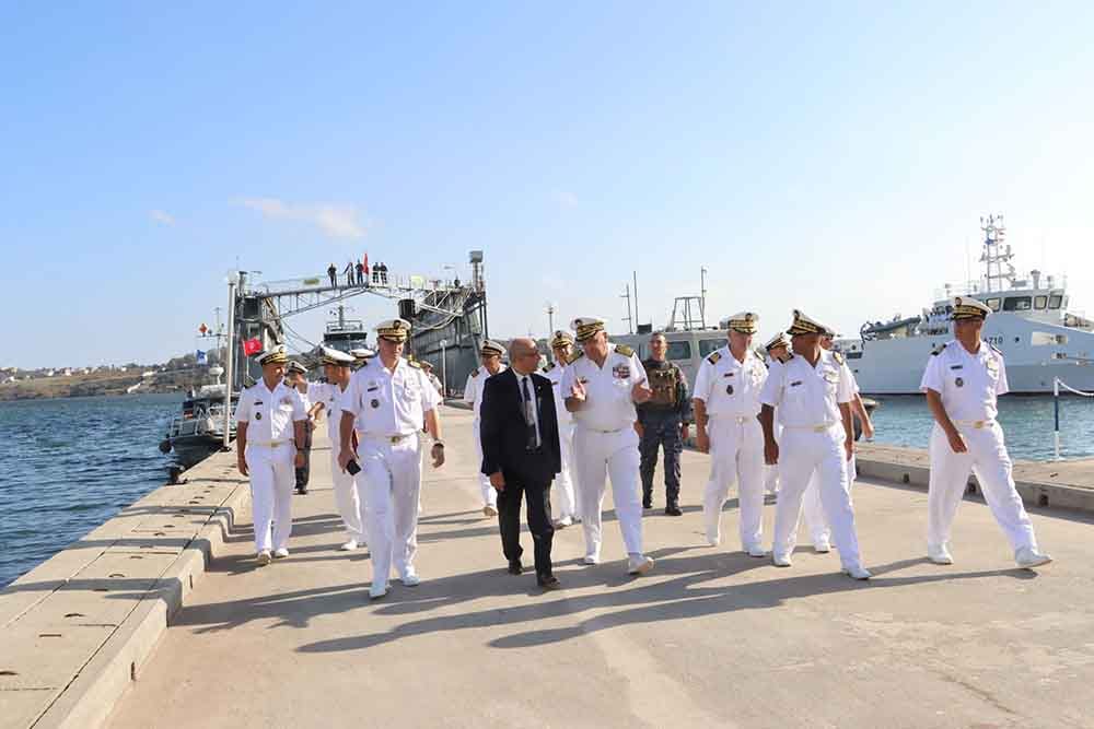 Le ministre de la Défense visite la principale base navale de Bizerte