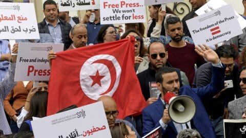 Association des Droits de l’Homme : Une journaliste tunisienne entame une grève de la faim dans sa prison