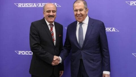 Le ministre des Affaires étrangères s’entretient avec son homologue russe