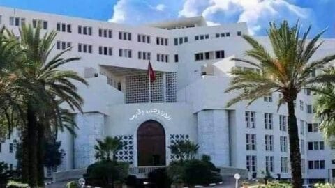 Chargé par le Président de la République, le ministre des Affaires étrangères dirige la délégation tunisienne participant au sommet conjoint arabo-islamique