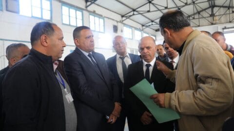 Suite à des visites de travail dans les Etats de Sidi Bouzid, Gafsa et Tozeur… le Ministre des Transports prend des décisions, et voici leurs détails…