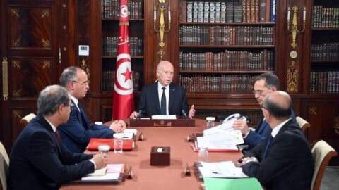 Le Président de la République souligne la nécessité de prendre des mesures urgentes pour sécuriser la saison des olives et fournir des semences