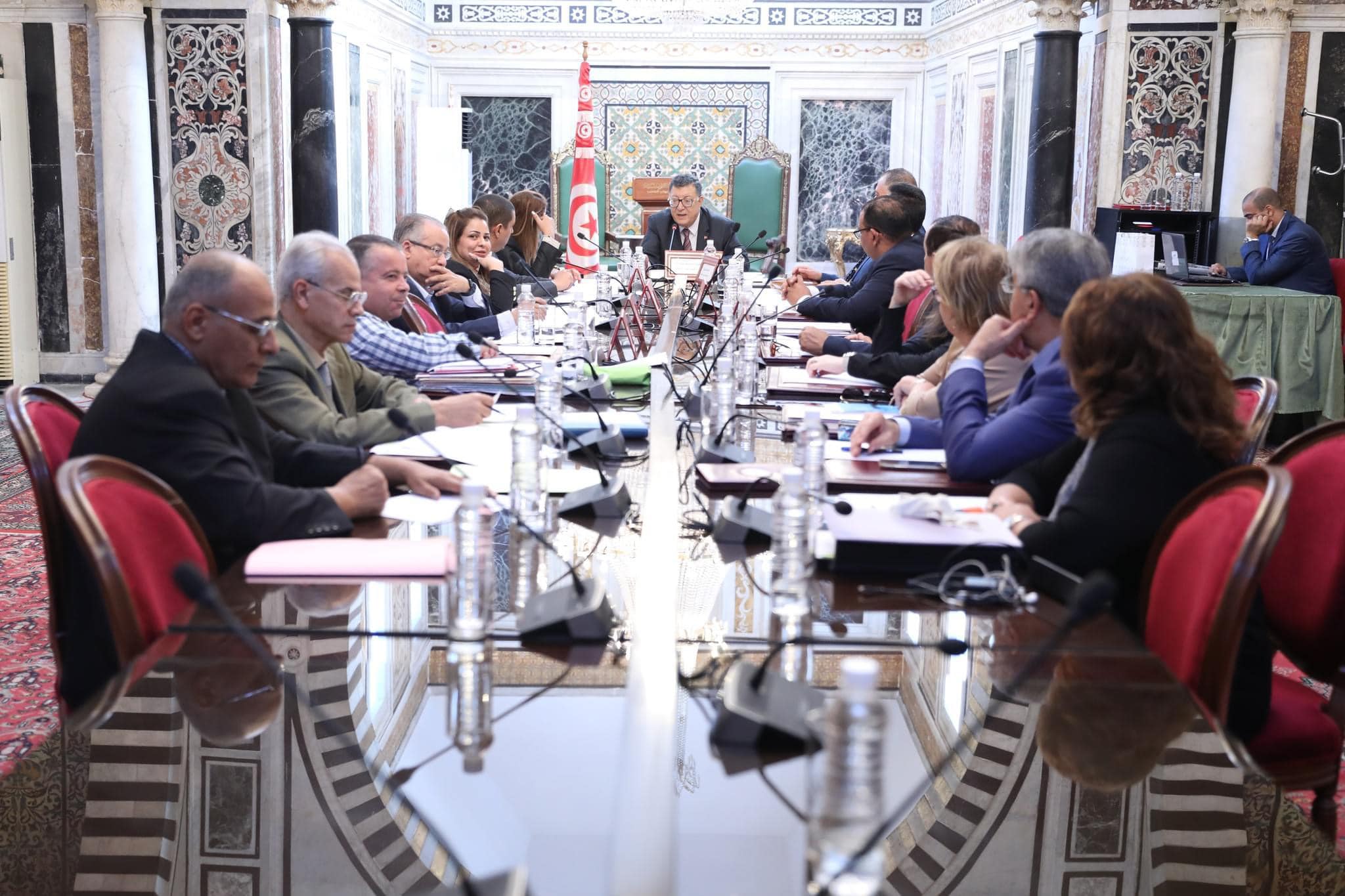 Le président du Parlement supervise la réunion du bureau avec les chefs de bloc et les représentants des non-affiliés