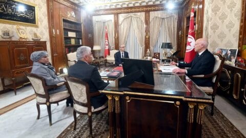 Le projet de suppression des contrats à durée déterminée et des contrats est le sujet principal de la réunion du Président avec les ministres des Affaires sociales et de l’Emploi.